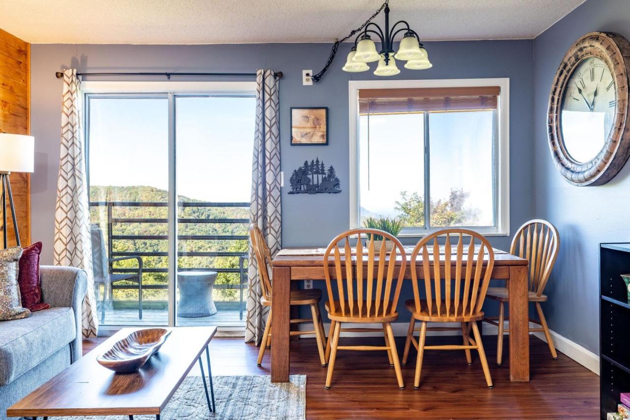 Wow Views!!-Mountain Escape-Outdoor Pool-Close To Downtown-Wifi-Cable-Private Balcony 개틀린버그 외부 사진