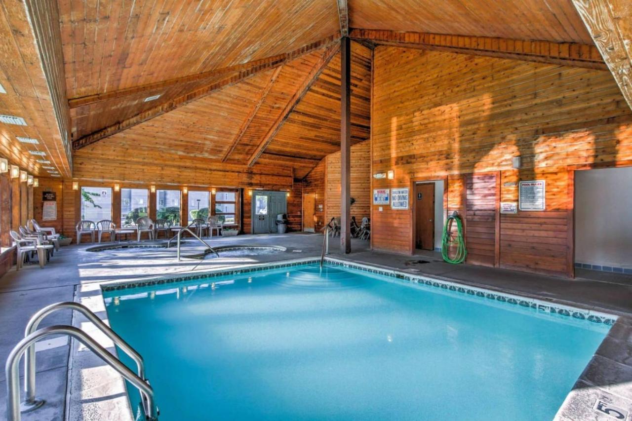 Wow Views!!-Mountain Escape-Outdoor Pool-Close To Downtown-Wifi-Cable-Private Balcony 개틀린버그 외부 사진