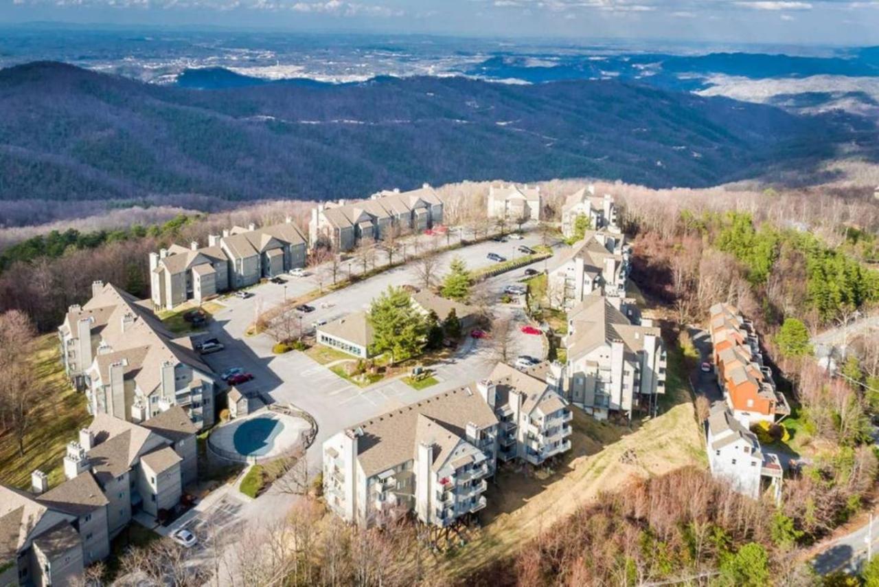 Wow Views!!-Mountain Escape-Outdoor Pool-Close To Downtown-Wifi-Cable-Private Balcony 개틀린버그 외부 사진