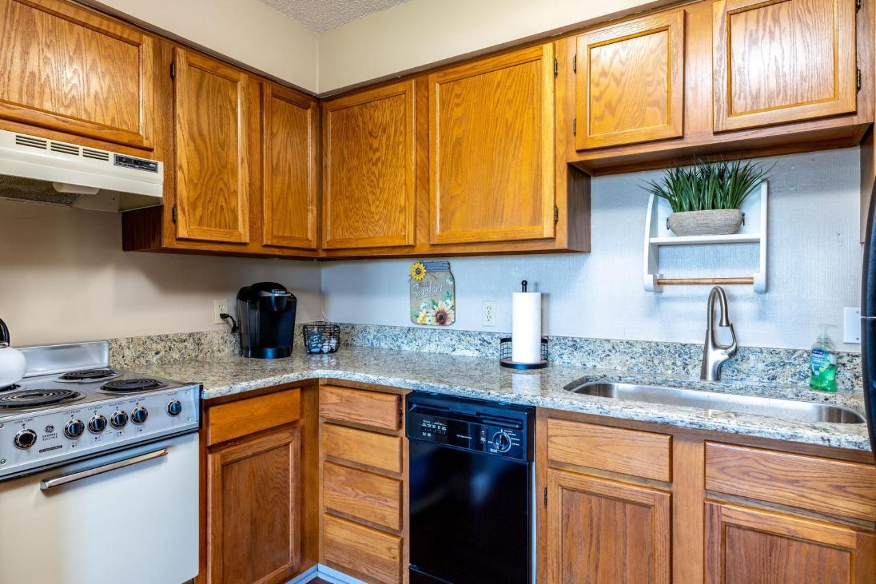 Wow Views!!-Mountain Escape-Outdoor Pool-Close To Downtown-Wifi-Cable-Private Balcony 개틀린버그 외부 사진