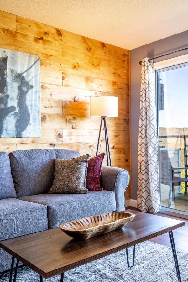 Wow Views!!-Mountain Escape-Outdoor Pool-Close To Downtown-Wifi-Cable-Private Balcony 개틀린버그 외부 사진
